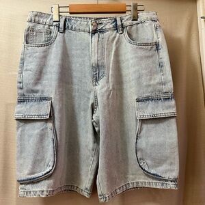 Refuge Denim Juniors Cargo Shorts Size 9 Light Wash Utility Bermuda Shorts
